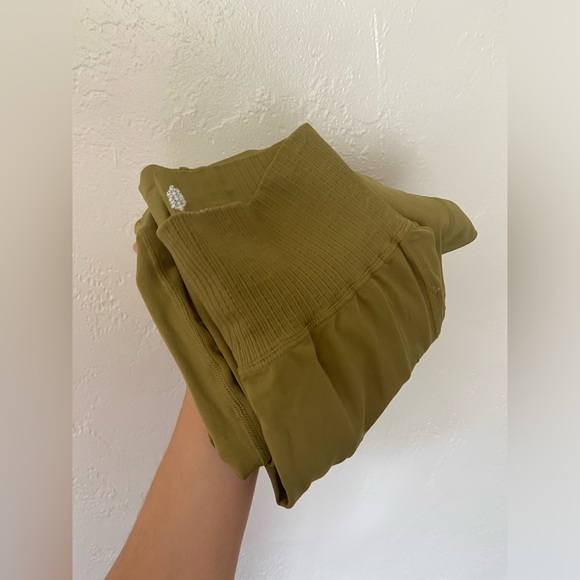 NEW Free People Movement Good Karma Flare Pants in Pea Green Size XS - Picture 5 of 6